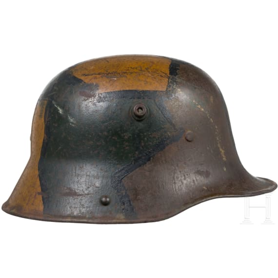 Stahlhelm M 17 mit Tarnanstrich