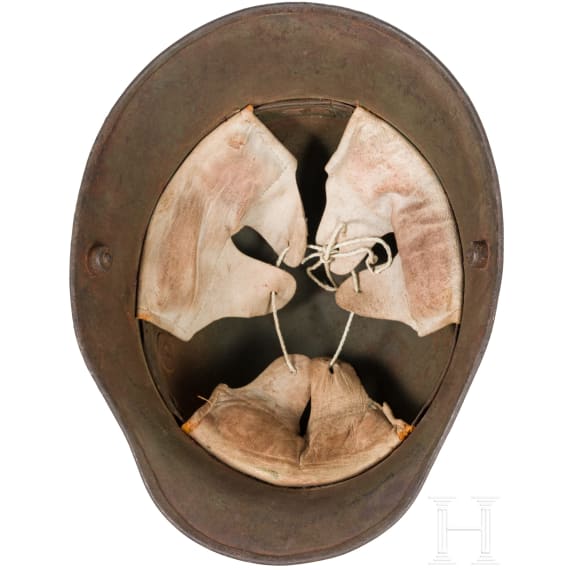 Stahlhelm M 17 mit Tarnanstrich