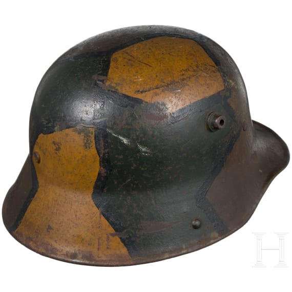 Stahlhelm M 17 mit Tarnanstrich