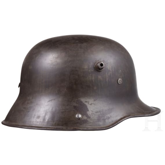 Zwei Helmglocken