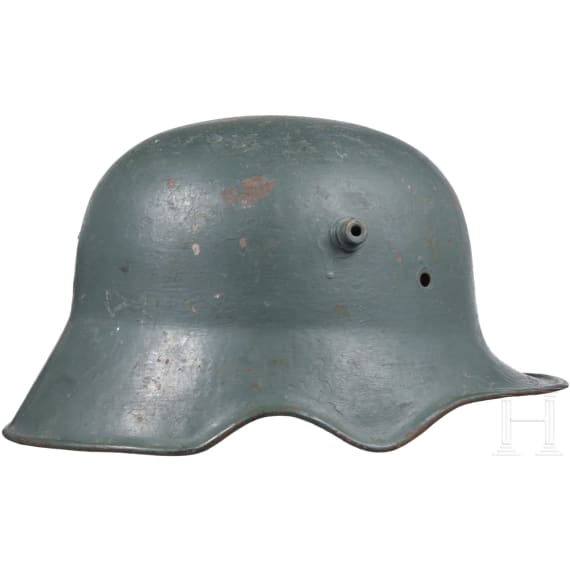Zwei Helmglocken
