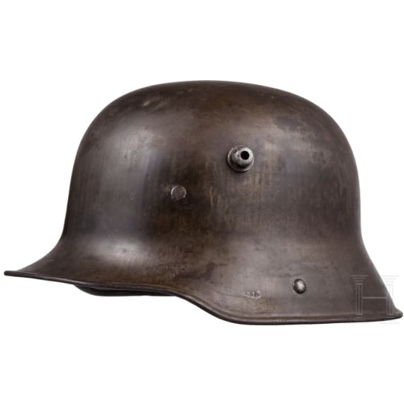 Zwei Helmglocken
