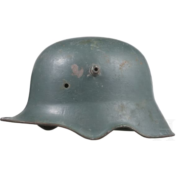 Zwei Helmglocken