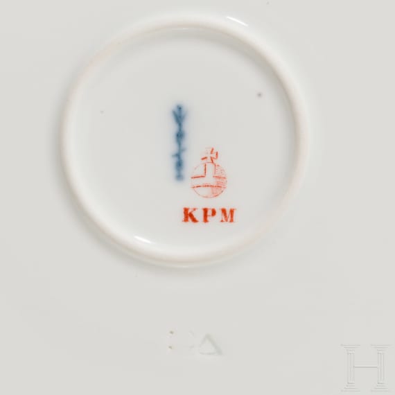 Porzellanteller aus dem Kaiserservice der Offiziersmesse der "S.M.S. Churfuerst Friedrich Wilhelm"