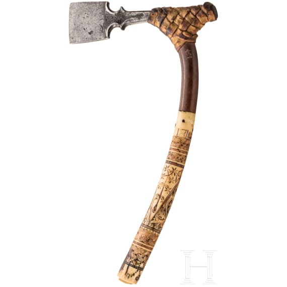 Seltene Axt mit Hirschhorngriff (Pata Minang), Indonesien, 19. Jhdt.