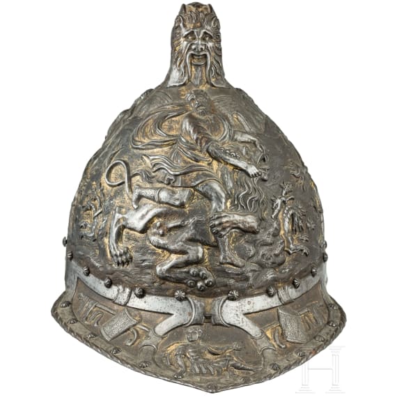 Getriebene und vergoldete Parade-Sturmhaube im Stil der Renaissance, Mailand, um 1860