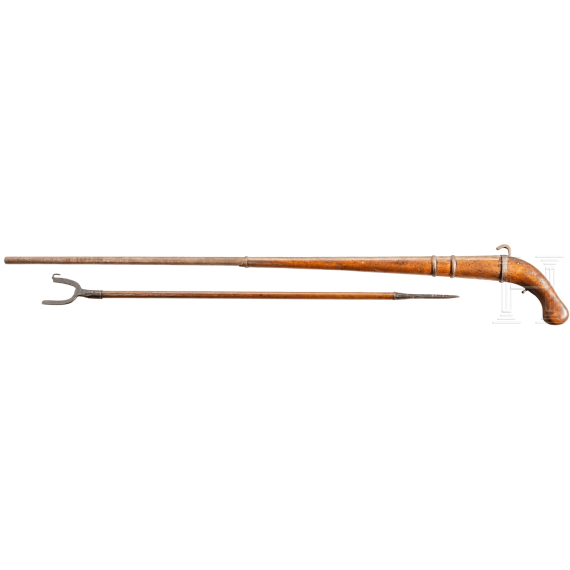 A heavy Chinese matchlock wall gun, 19th century