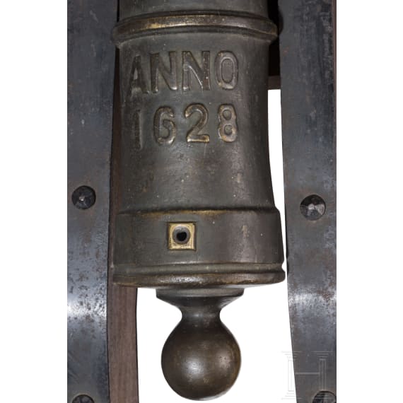 A cannon, collector's replica in the style of the 18th century