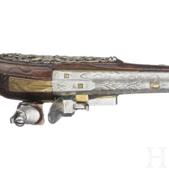 Lange und silbermontierte Steinschlosspistole, L&uuml;ttich, um 1730
