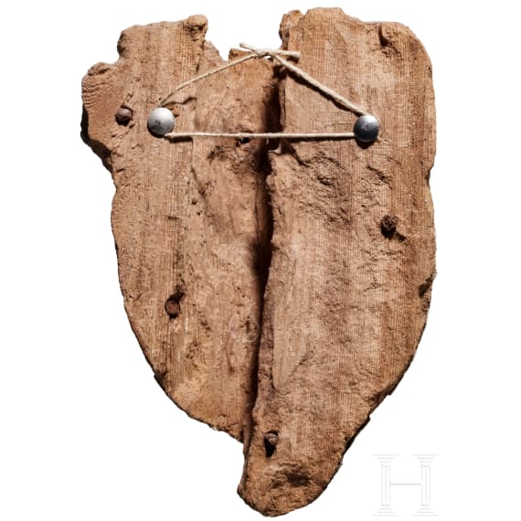 Bemalte alt&auml;gyptische Sarkophagmaske einer Frau, Sp&auml;tzeit - ptolem&auml;isch, Mitte 1. Jtsd. v. Chr. - 1. Jhdt. v. Chr.