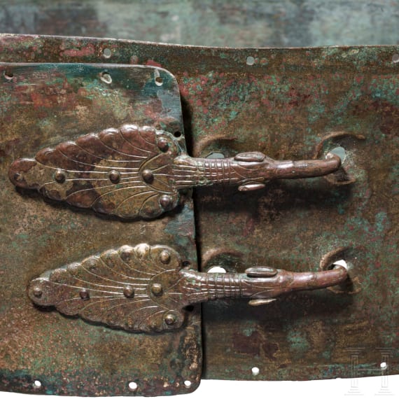 Mittelitalischer Bronzeg&uuml;rtel mit zwei G&uuml;rtelhaken, 3. Jhdt. v. Chr.