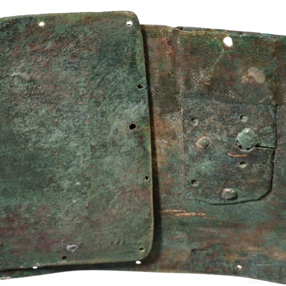 Mittelitalischer Bronzeg&uuml;rtel mit zwei G&uuml;rtelhaken, 3. Jhdt. v. Chr.