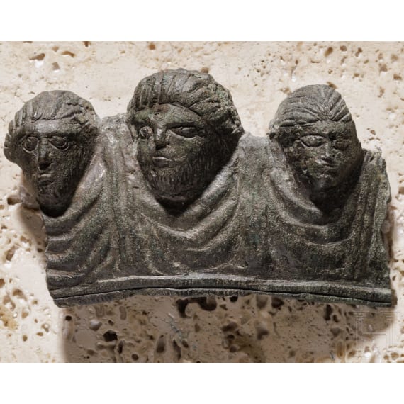 Fragment vom Bronzediadem einer Priesterstatue mit drei B&uuml;sten, ostmediterrane Provinzen, 3. - fr&uuml;hes 5. Jhdt. n. Chr.