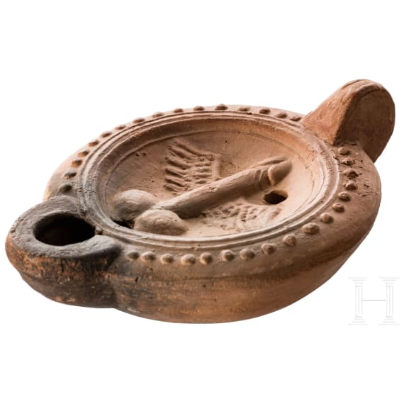 &Ouml;llampe mit Darstellung eines gefl&uuml;gelten Phallus, r&ouml;misch, 2. H&auml;lfte 1. - fr&uuml;hes 2. Jhdt.
