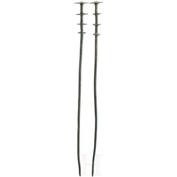 Zwei mittelbronzezeitliche Gewandnadeln, 16. - 15. Jhdt. v. Chr.