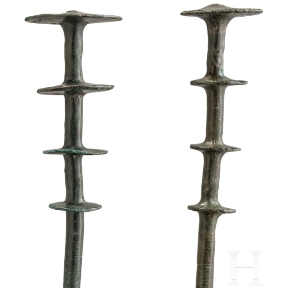 Zwei mittelbronzezeitliche Gewandnadeln, 16. - 15. Jhdt. v. Chr.