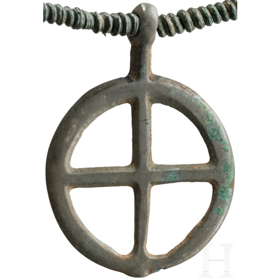 Halsring und Kette aus Spiralrollen mit Radanh&auml;nger, Urnenfelderzeit, 12. - 11. Jhdt. v. Chr.