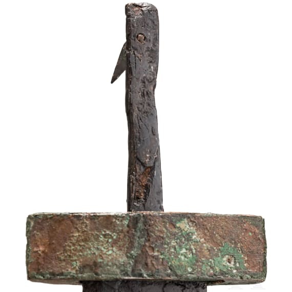 Schwert mit Almadineinlagen auf Parierstange, Schwarzmeerraum, 1. H&auml;lfte 5. Jhdt. n. Chr.