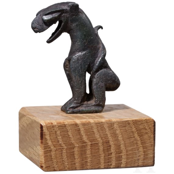 Hochmittelalterliche Bronzefigur eines Fabelwesens, 12. - 13. Jhdt.