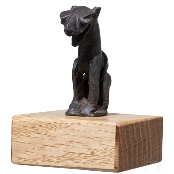 Hochmittelalterliche Bronzefigur eines Fabelwesens, 12. - 13. Jhdt.