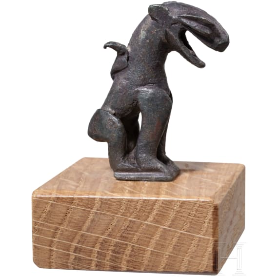 Hochmittelalterliche Bronzefigur eines Fabelwesens, 12. - 13. Jhdt.