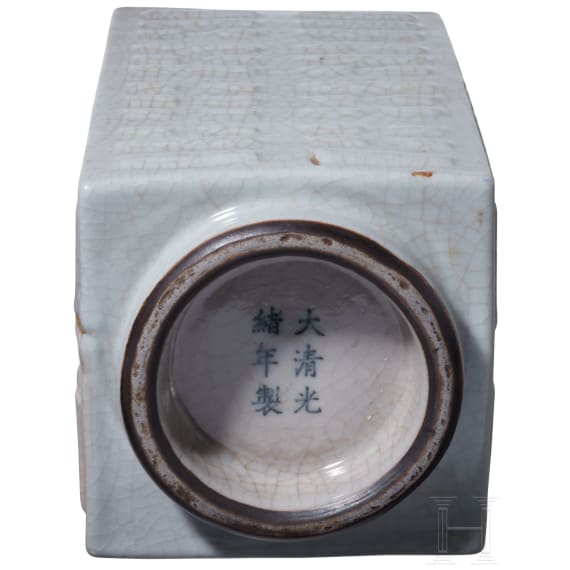 Kong-Vase mit Guangxu-Sechszeichen-Marke und wahrscheinlich aus der Periode (19./20. Jhdt.), China
