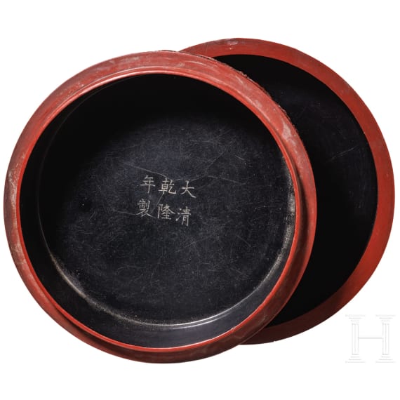Rotlack-Dose mit Drachen, China, Qing-Dynastie, um 1900
