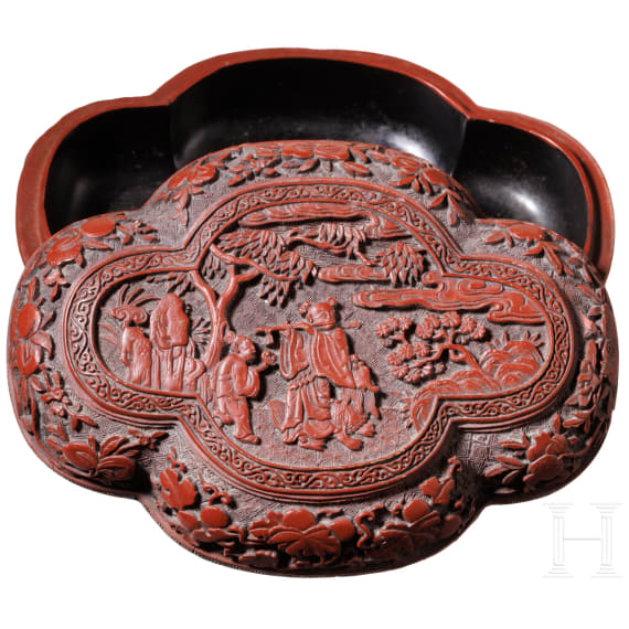 Vierpassige Rotlack-Dose "Han Xiangzi", China, um 1900
