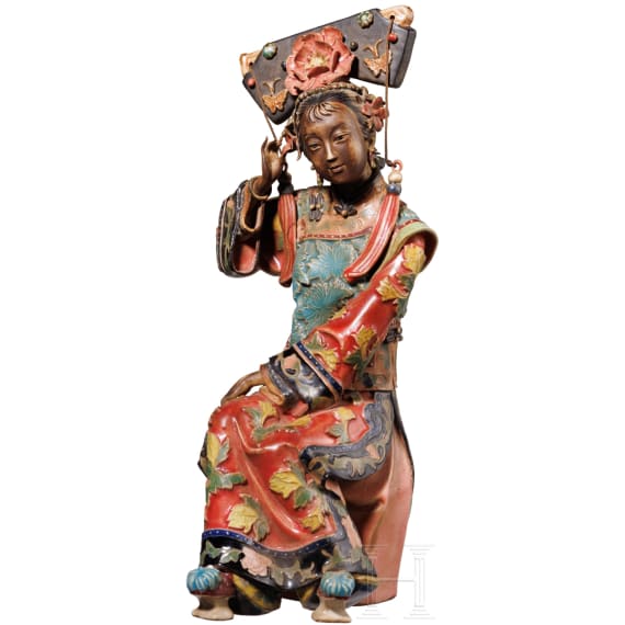 Sitzende Dame aus Porzellan, China, 1. H&auml;lfte 20. Jhdt.