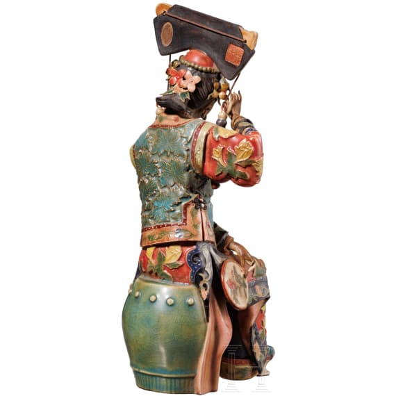 Sitzende Dame aus Porzellan, China, 1. H&auml;lfte 20. Jhdt.