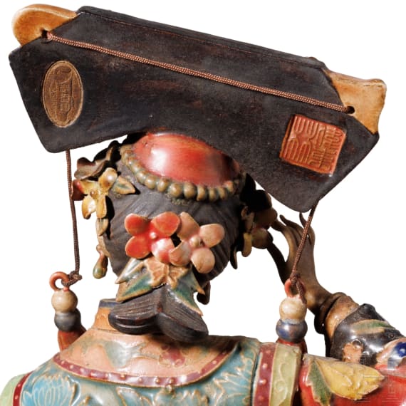 Sitzende Dame aus Porzellan, China, 1. H&auml;lfte 20. Jhdt.