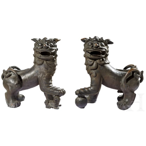 Ein Paar massive W&auml;chterl&ouml;wen aus Bronze, China, 20. Jhdt.