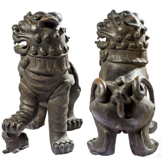 Ein Paar massive W&auml;chterl&ouml;wen aus Bronze, China, 20. Jhdt.