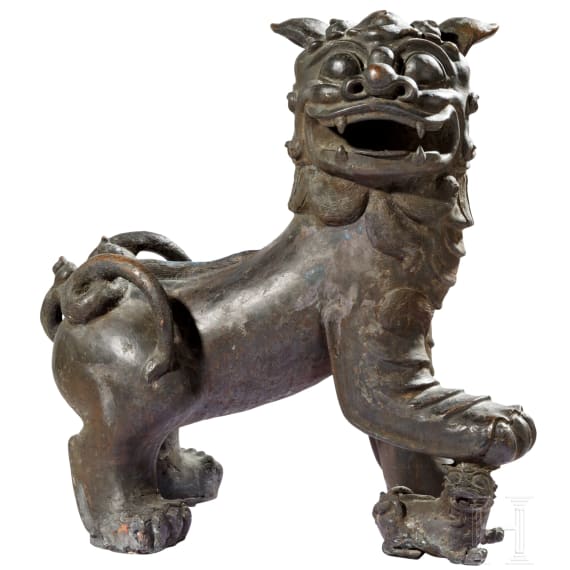 Ein Paar massive W&auml;chterl&ouml;wen aus Bronze, China, 20. Jhdt.