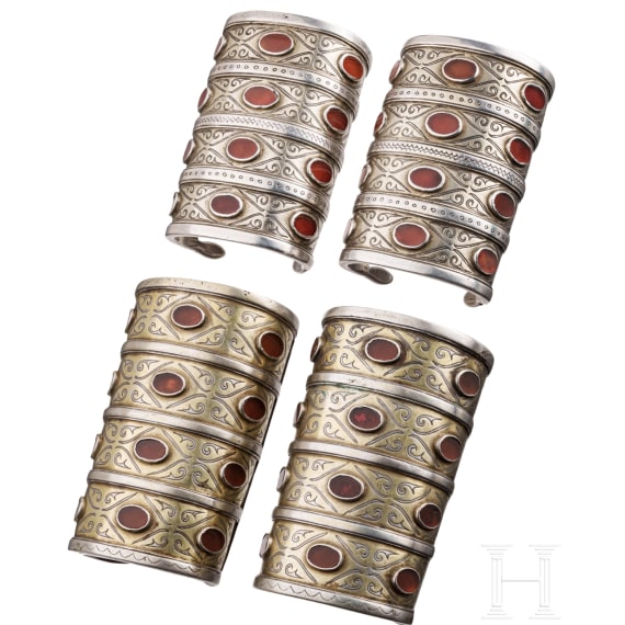 Zwei Paar Silber-Manschettenarmb&auml;nder, Teke, Turkmenistan, um 1900
