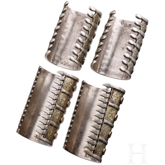 Zwei Paar Silber-Manschettenarmb&auml;nder, Teke, Turkmenistan, um 1900