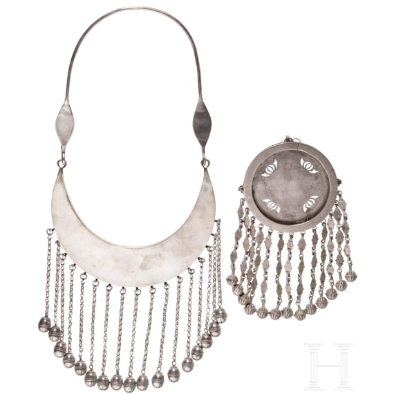 Zwei Silber-Schmuckst&uuml;cke mit Karneol, Turkmenistan, um 1900