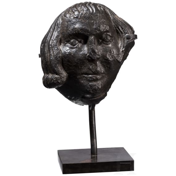 Romanischer m&auml;nnlicher Kopf aus pierre noire de Tournai, Tournai, 12. Jhdt.