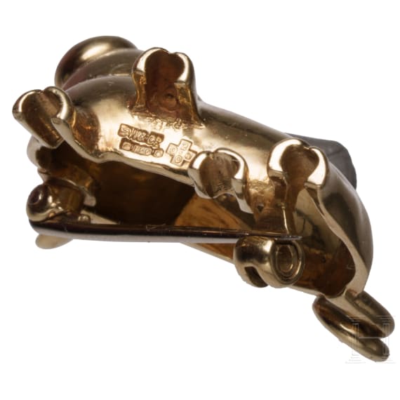 Goldbrosche in Form eines Schweinchens, London, E. Wolfe & Co.