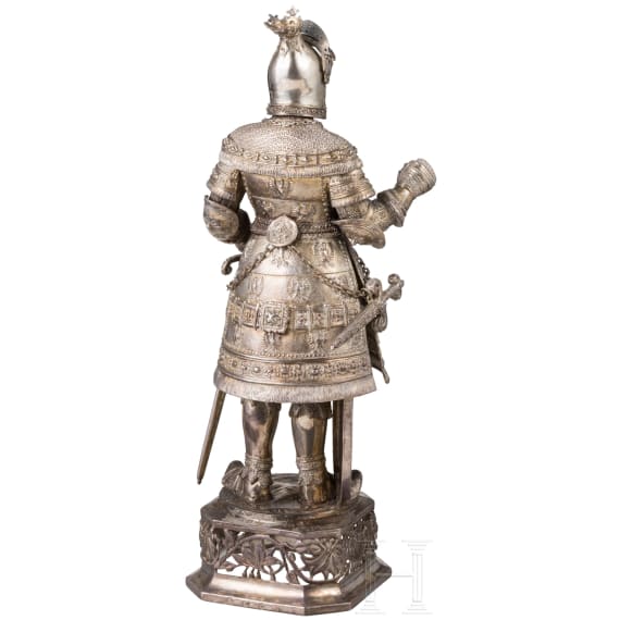 Historismusfigur eines Ritters nach den Figuren am Grab von Maximilian I. ("Schwarze Mander") in der Innsbrucker Hofkirche, Hanau, Neresheimer & S&ouml;hne (gegr. 1893), um 1900