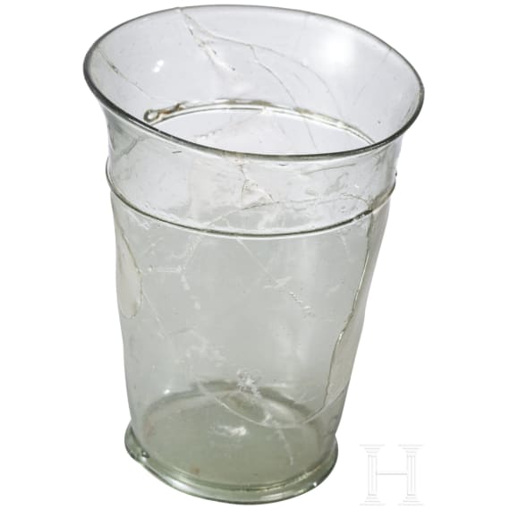 Becher mit Fadenauflage, deutsch oder Niederlande, um 1600