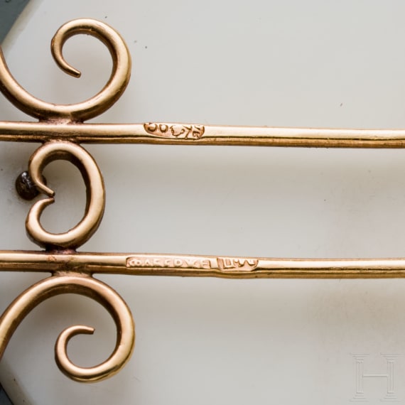 Mit Gold und Diamanten besetzter Nephrit-Fotorahmen im Stil von Faberg&eacute;