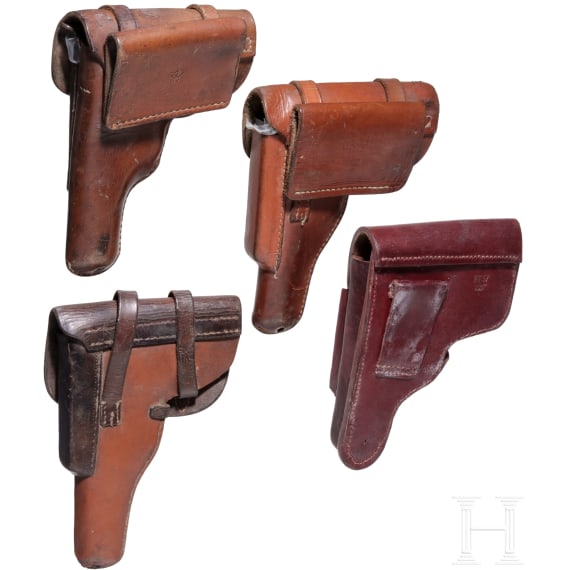 Vier Pistolentaschen