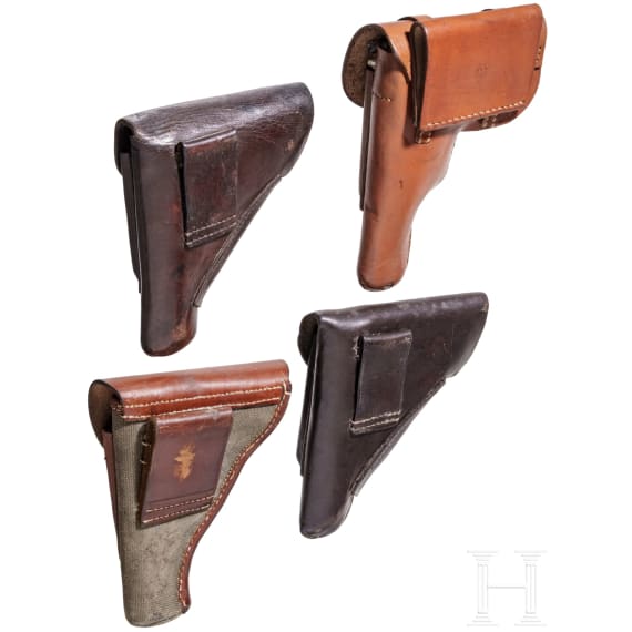 Vier Pistolentaschen