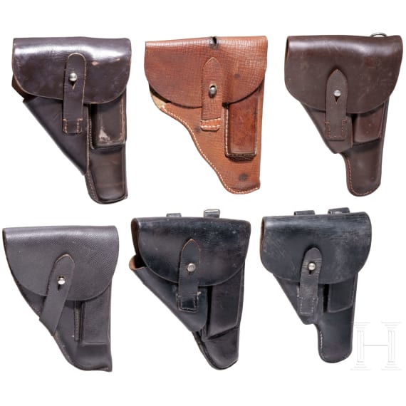 Sechs Pistolentaschen