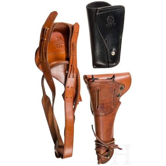 Drei Pistolenholster