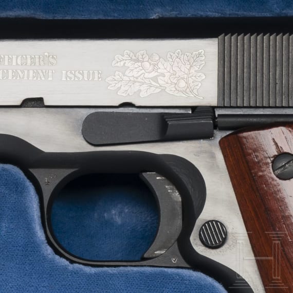 Colt ACP Series 80 "Officer's Commencement Issue", in Schatulle