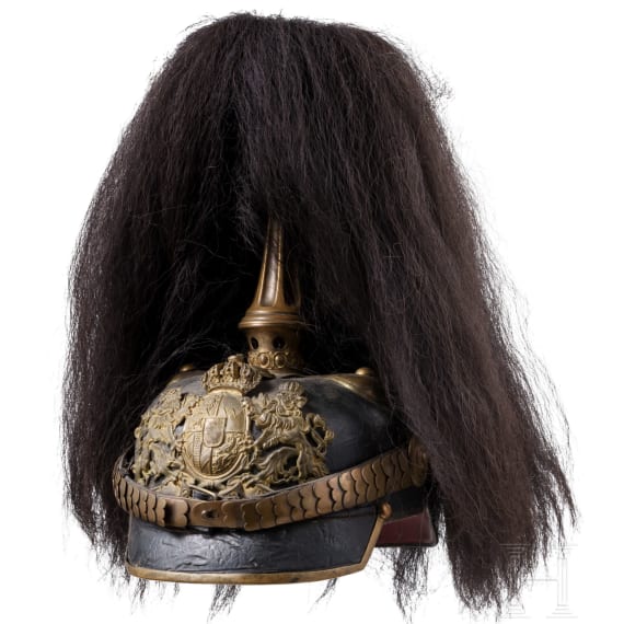 Helm f&uuml;r Angeh&ouml;rige der bayerischen Armee mit Paradebusch, um 1900