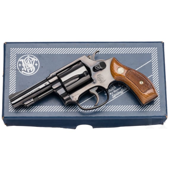 Smith & Wesson, Mod. 36, im Karton