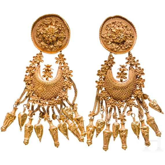 High-quality and deceptively similar copy of a pair of exceptionally large and exquisite Greek gold earrings, late 19th to early 20th century, based on models from the second half of the 4th century B.C.